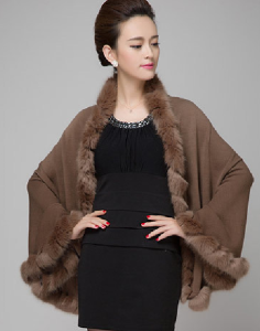 16-March-007 ,wool shawl with rabbit fur trim (4)