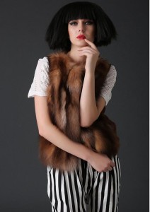 16-038June fox fur vest  (2)