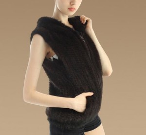 16-060June knitted mink fur vest with hood  (3)