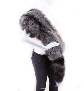 16-006-aug-fox-fur-scarf-eileenhou-5