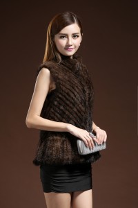 16-076-aug-knitted-mink-fur-vest-eileenhou-6