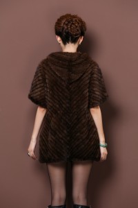 16-079-aug-knitted-mink-fur-vest-with-hood-eileenhou-2