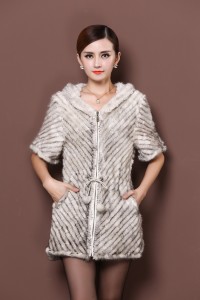 16-079-aug-knitted-mink-fur-vest-with-hood-eileenhou-3