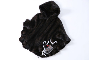 1703068 knitted mink fur shawl with hood falbala eileenhou ailin fur (15)