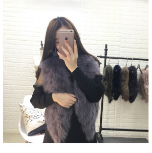 1611006-fox-fur-short-vest-lady-winter-eileenhou-20