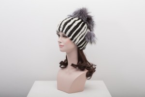 1704116 knitted mink fur hat with silver fox fur top eileenhou lvcomeff (19)