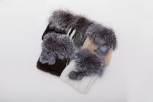 1704116 knitted mink fur hat with silver fox fur top eileenhou lvcomeff (27)