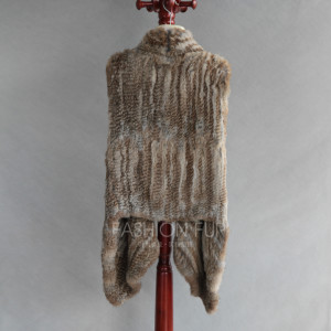 1704148 knitted rabbit fur waistcoat eileenhou lvcomeff (1)