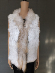 1704153 knitted rabbit fur vest with raccoon fur collar eileenhou lvcomeff (3)_副本