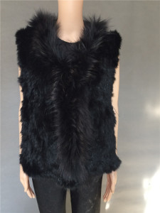 1704153 knitted rabbit fur vest with raccoon fur collar eileenhou lvcomeff (6)_副本