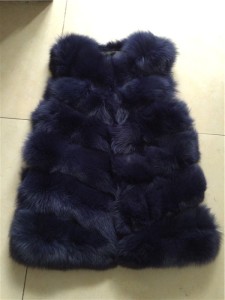 1704157 fox fur gilet eilenehou lvcomeff (17)