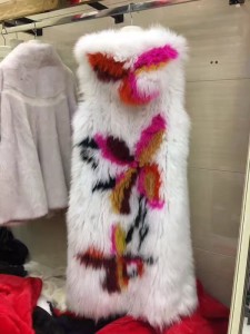 1704172 knitted fox fur vest eileenhou lvcomeff (2)