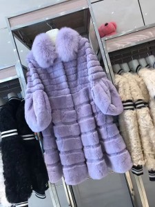 1704182 rex rabbit fur coat with fox fur collar eileenhou lvcomeff (1)