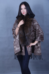 1705060 wool shawl with fox fur collar ailin fur (24)