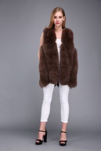 1706019 fox fur gilet eileenhou (2)