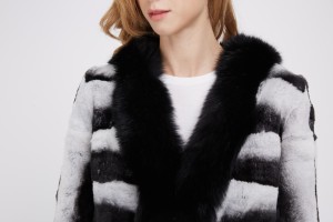 1807032 rex rabbit chinchilla coat with fox fur front eileenhou (30)