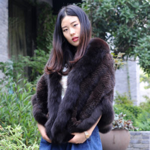 1808071 knitted mink fur shawl with fox fur trimming EILEENHOU (2)